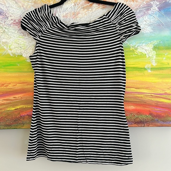 White House Black Market Off The Shoulder Top - Picture 2 of 5